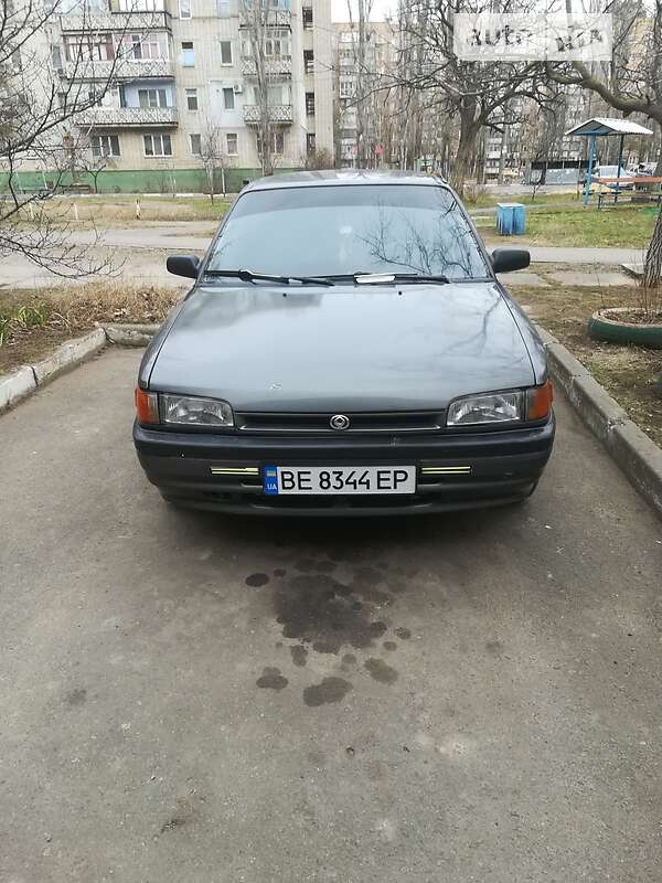 Седан Mazda 323 1994 в Николаеве