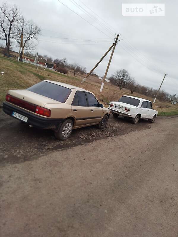 Mazda 323