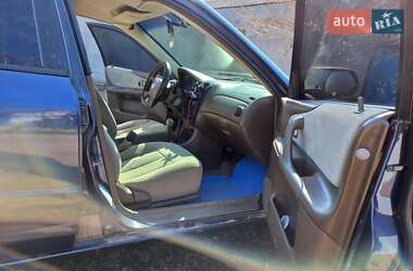 Седан Mazda 323 2000 в Николаеве