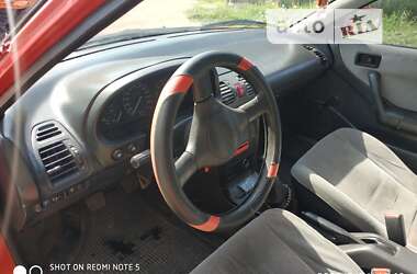 Хэтчбек Mazda 323 1990 в 