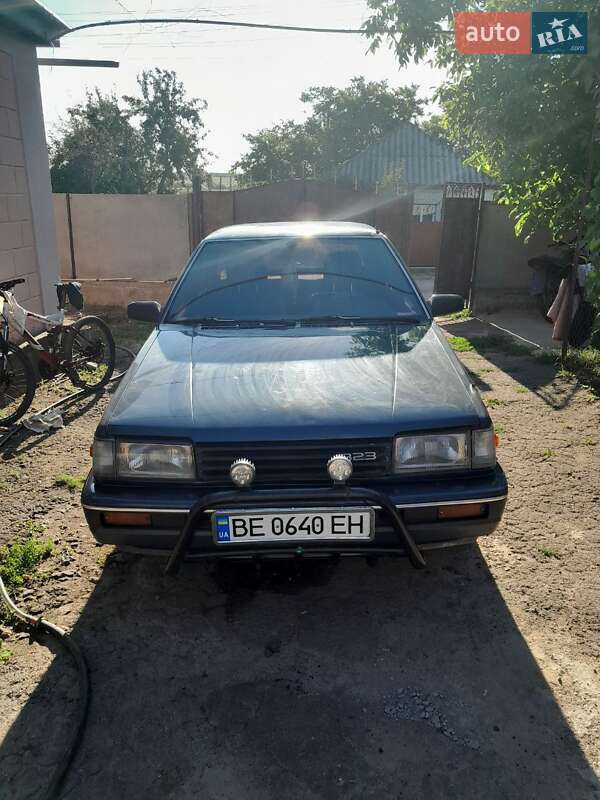 Хэтчбек Mazda 323 1986 в Братском