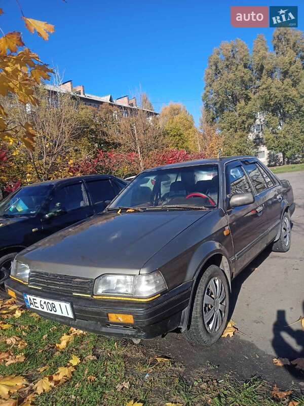 Седан Mazda 323 1986 в Першотравенске