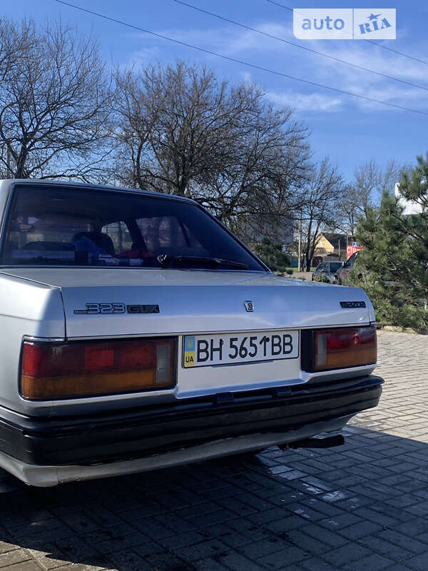 Седан Mazda 323 1987 в Краматорске