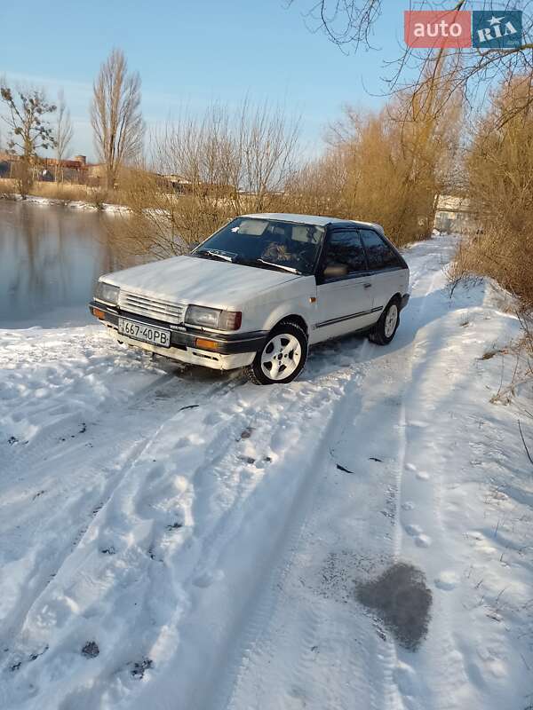Хэтчбек Mazda 323 1987 в Ровно