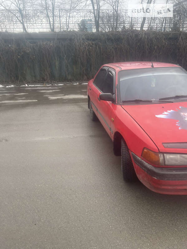 Седан Mazda 323 1992 в Дніпрі