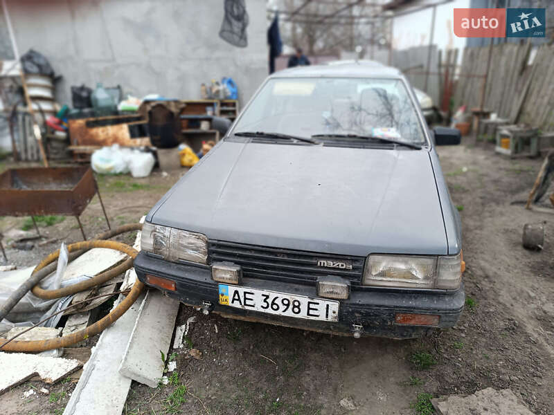 Седан Mazda 323 1987 в Павлограді