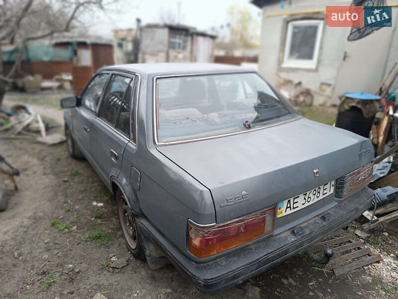 Седан Mazda 323 1987 в Павлограді