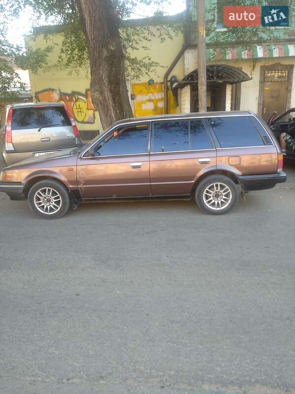 Универсал Mazda 323 1987 в Днепре