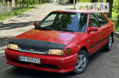 Седан Mazda 323 1990 в Вольногорске