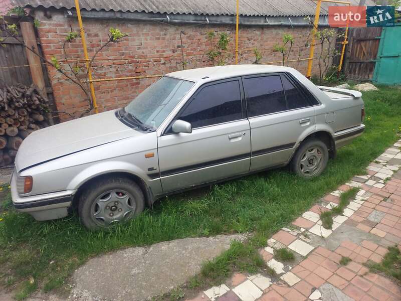 Седан Mazda 323 1989 в Харькове