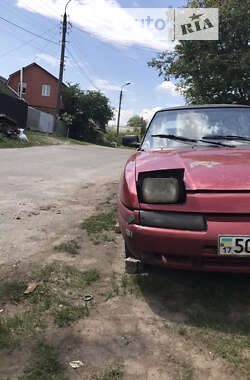 Седан Mazda 323 1993 в Чернигове