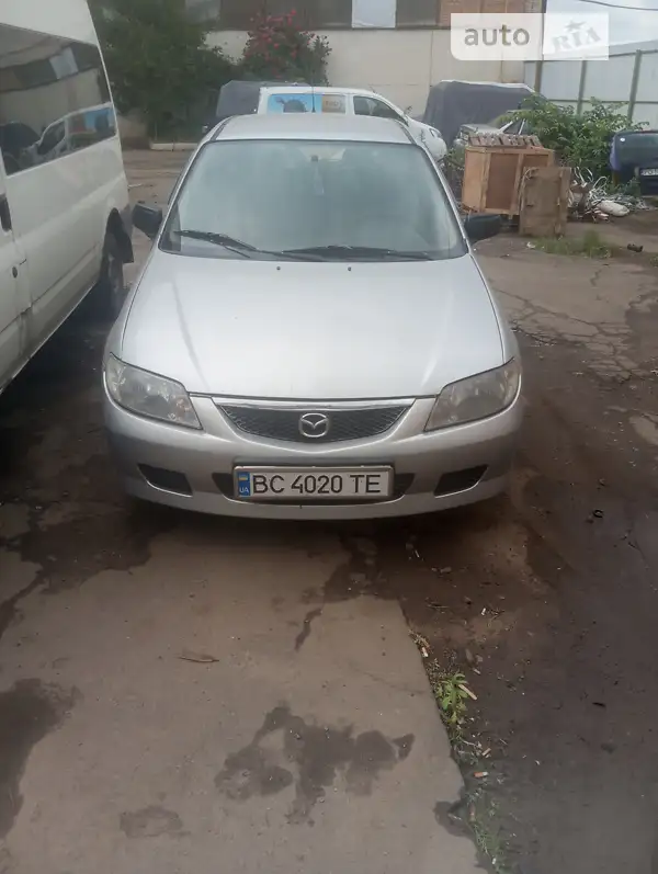 Mazda 323 2002