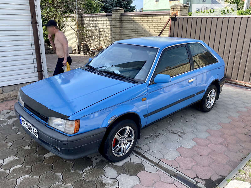 Mazda 323 1987
