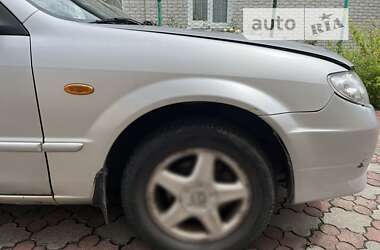 Седан Mazda 323 2001 в Славуті