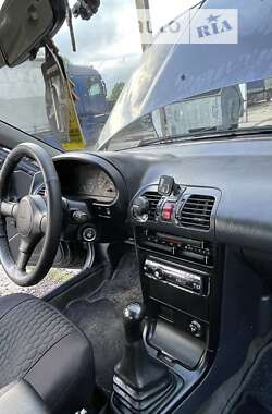 Хетчбек Mazda 323 1992 в Жовкві