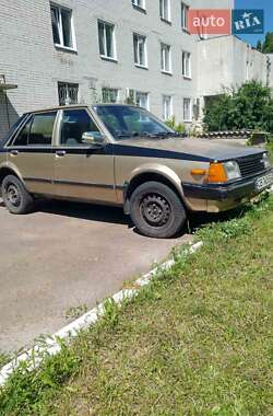 Седан Mazda 323 1981 в 