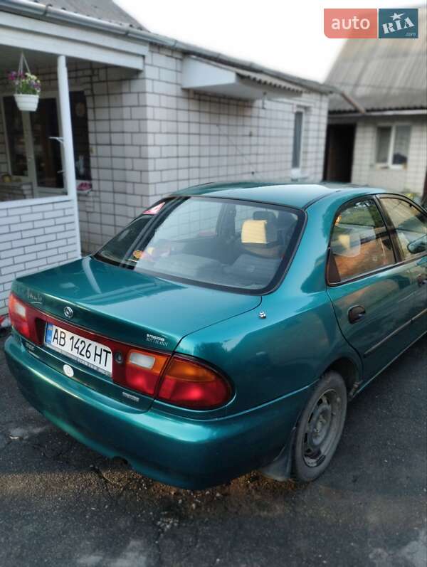 Седан Mazda 323 1996 в Калиновке