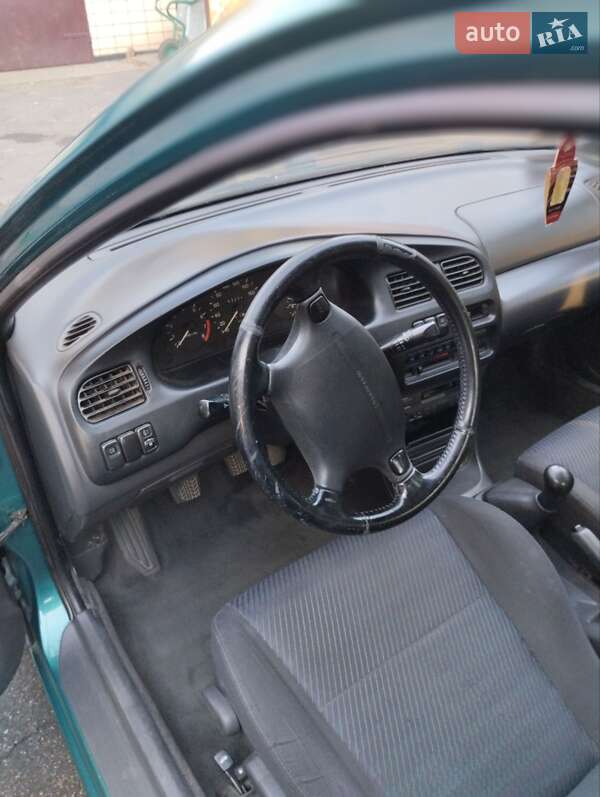 Седан Mazda 323 1996 в Калиновке