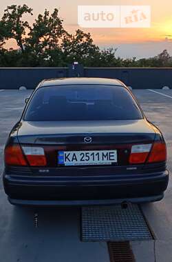 Седан Mazda 323 1998 в Киеве