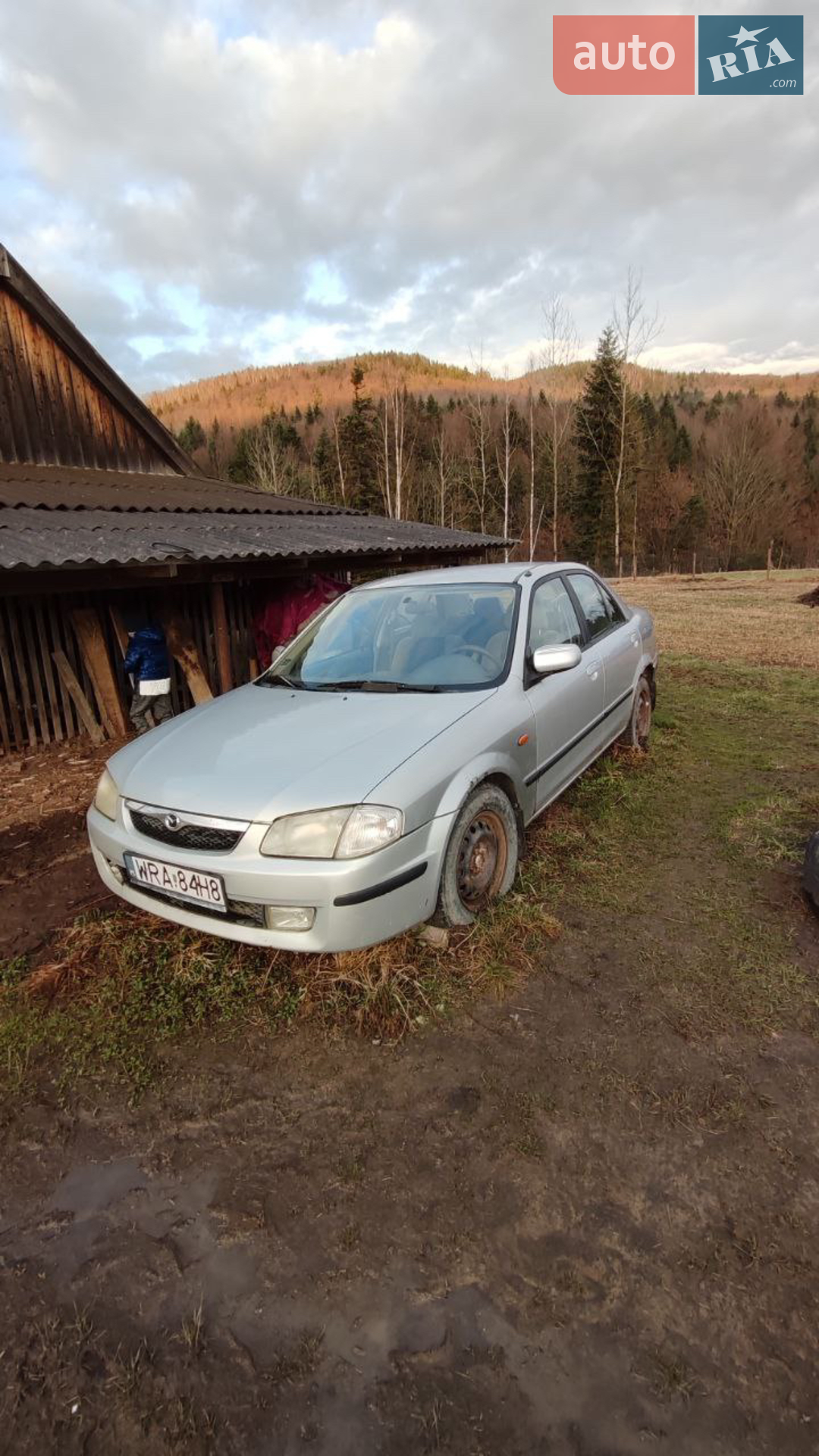 Mazda 323 2000