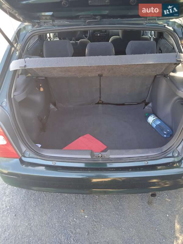 Хэтчбек Mazda 323 1998 в Сваляве