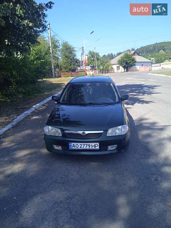 Хэтчбек Mazda 323 1998 в Сваляве