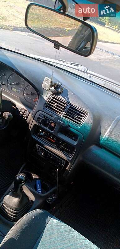Седан Mazda 323 1997 в Южноукраинске