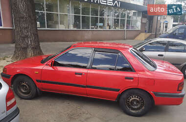 Седан Mazda 323 1992 в Николаеве