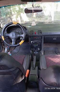 Хэтчбек Mazda 323 1990 в Черновцах