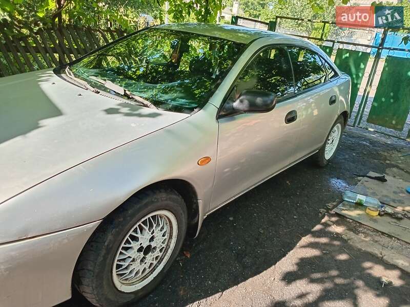 Хэтчбек Mazda 323 1996 в Синельниково