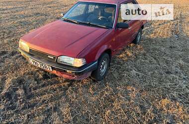 Седан Mazda 323 1988 в Турбовом