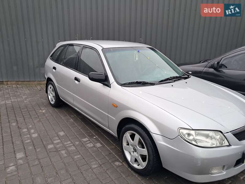 Хэтчбек Mazda 323 2001 в Каменец-Подольском