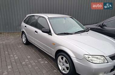 Хэтчбек Mazda 323 2001 в 