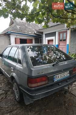 Хэтчбек Mazda 323 1988 в Каменец-Подольском