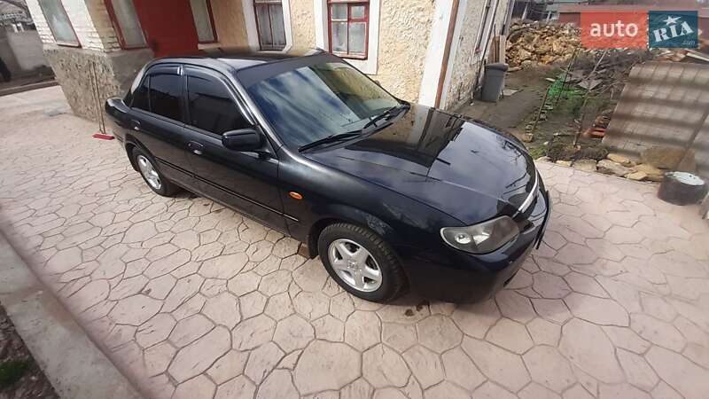 Седан Mazda 323 2002 в Вознесенске
