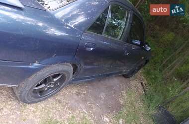 Седан Mazda 323 2002 в Запорожье
