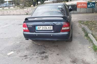 Седан Mazda 323 2002 в Запорожье