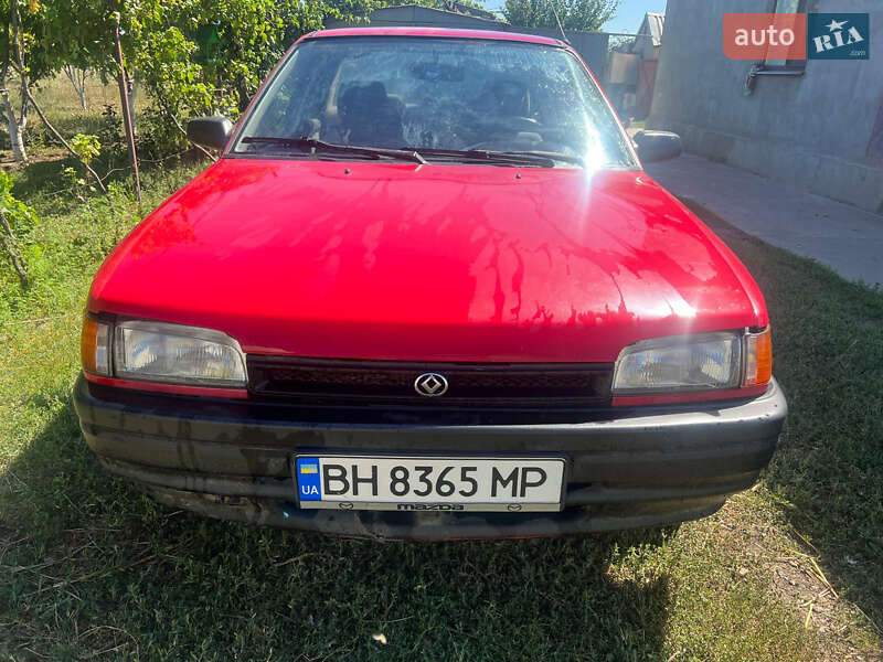 Седан Mazda 323 1991 в Одесі