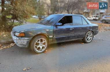 Седан Mazda 323 1992 в Ивано-Франковске