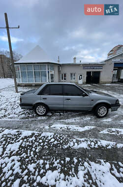 Седан Mazda 323 1986 в Ивано-Франковске