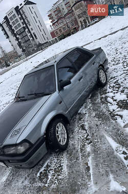 Седан Mazda 323 1986 в Ивано-Франковске