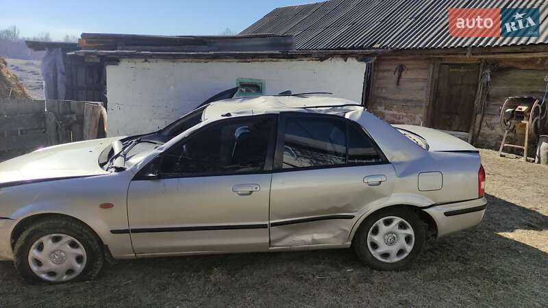 Седан Mazda 323 1999 в Сосницях
