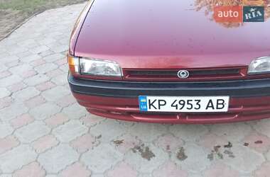 Седан Mazda 323 1994 в Запоріжжі