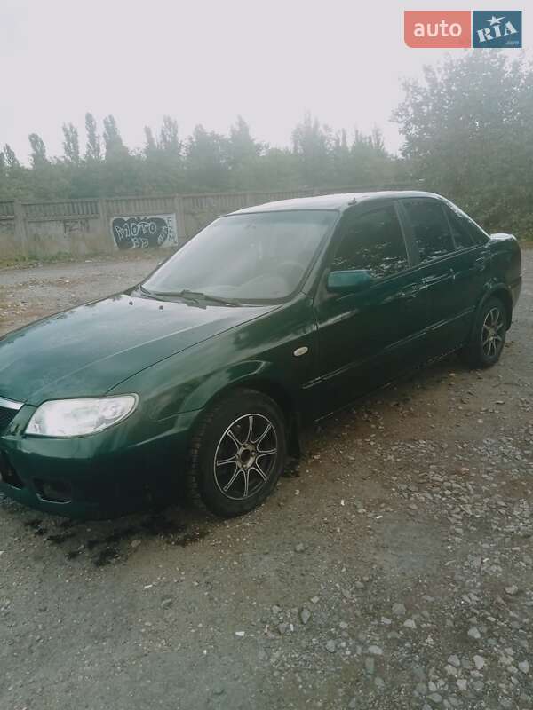 Седан Mazda 323 2002 в Білгороді-Дністровському