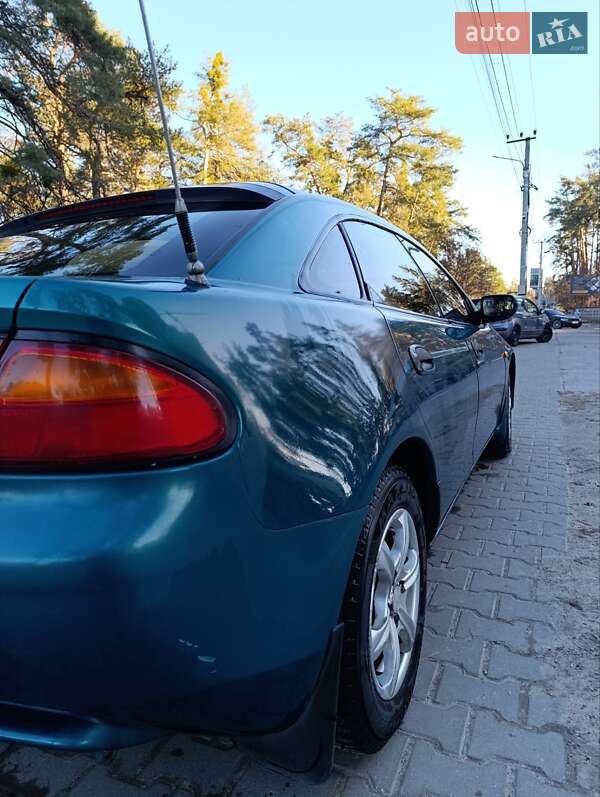 Хэтчбек Mazda 323 1996 в Киеве