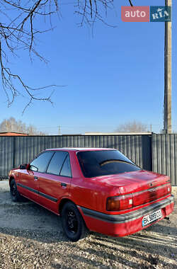 Седан Mazda 323 1992 в Вараше