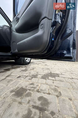 Седан Mazda 323 1997 в 