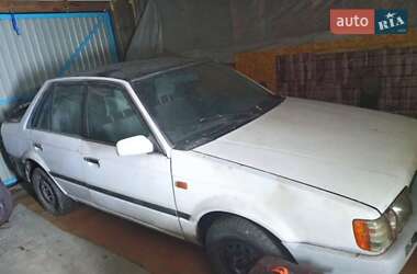 Седан Mazda 323 1987 в Обухове