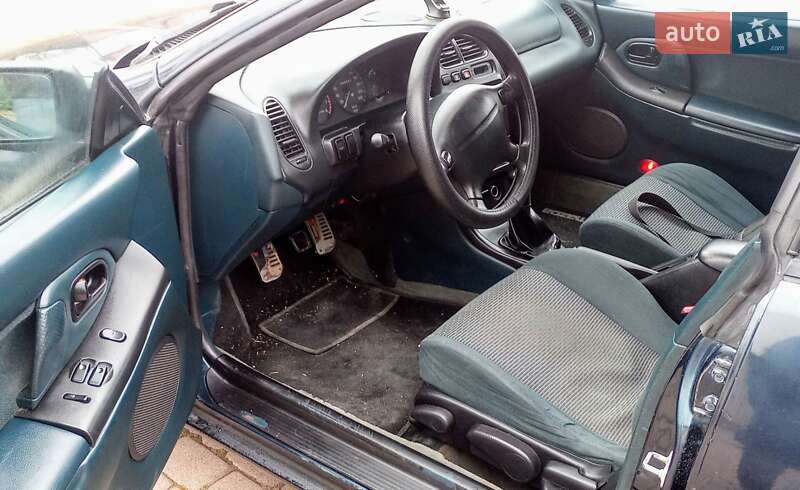 Хэтчбек Mazda 323 1995 в Виннице