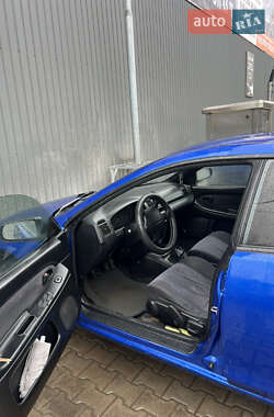 Хетчбек Mazda 323 1997 в 